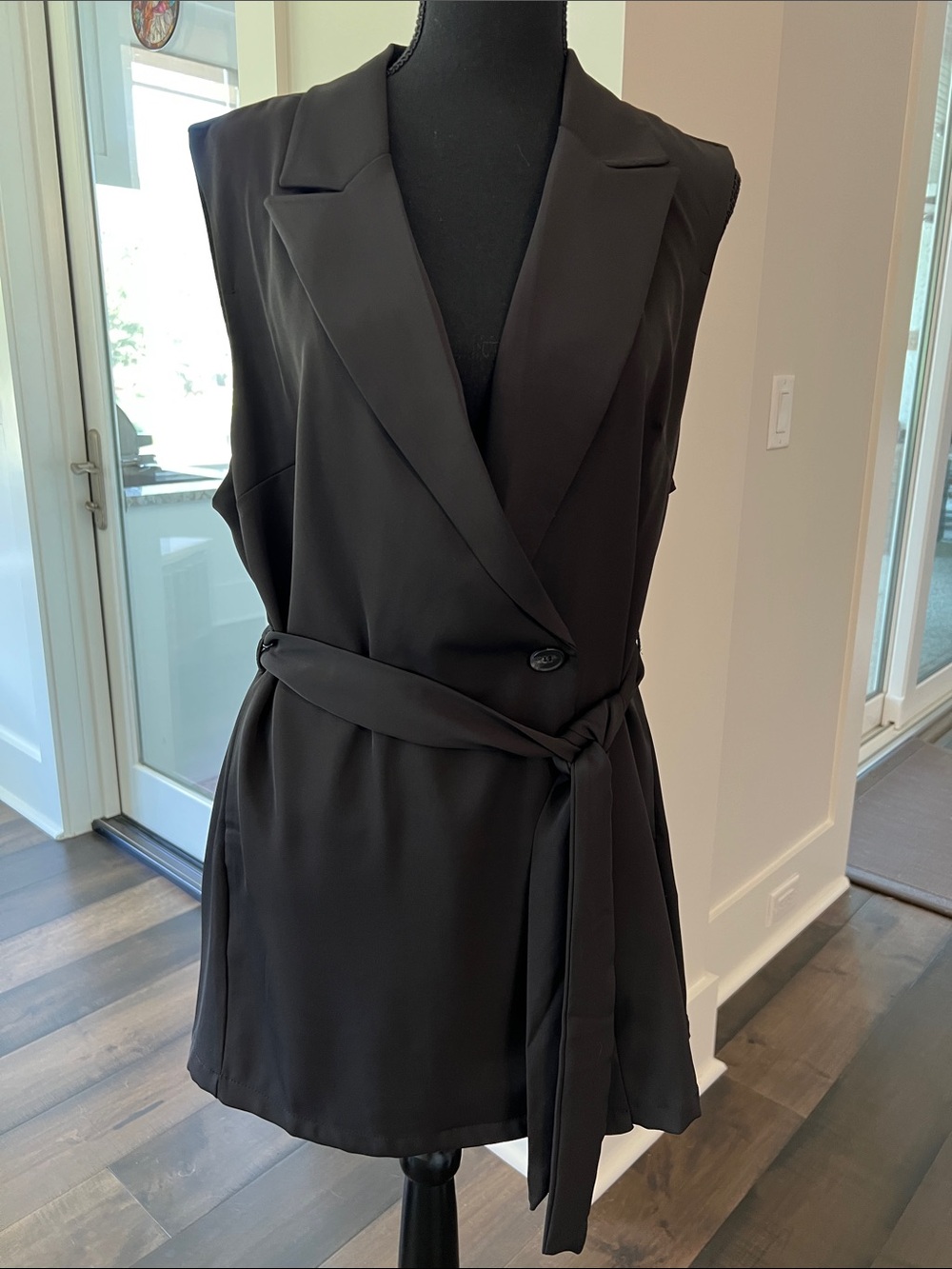 MELLODAY Black Sleeveless Wrap Blazer Vest with Tie